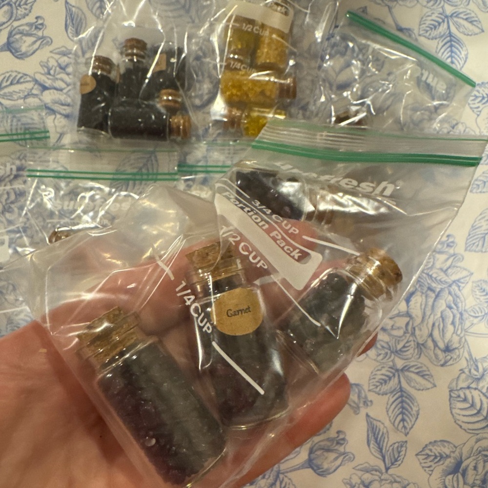 CRAFT SUPPLIES Lot of crushed healing crystals - Picture 3 of 9